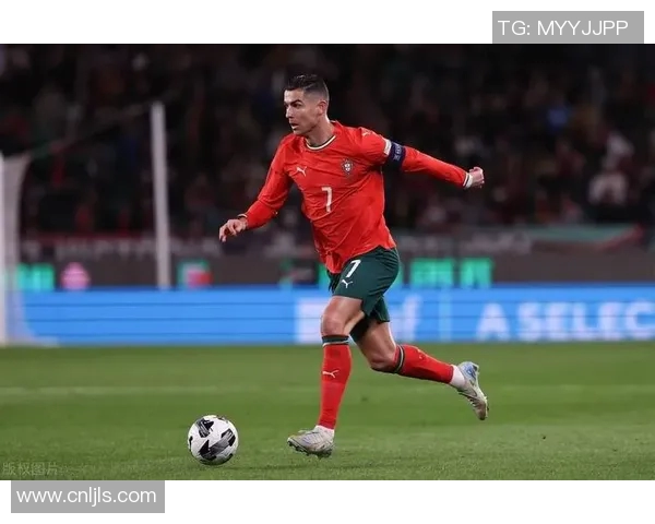 足球巨星C罗的帅气瞬间集锦展现无与伦比的魅力与风采